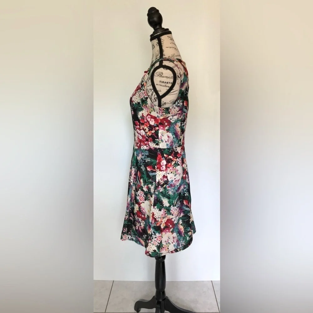 Dynamite Women's Floral Sleeveless Dress Size Small - Picture 2 of 6